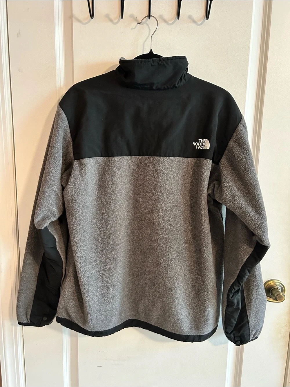 The North Face Men’s Black and Gray Insulated Fleece Jacket